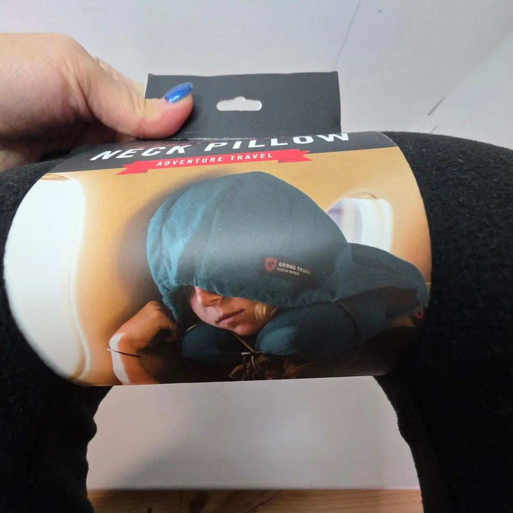 NEW Grand Trunk Hooded Travel Neck Pillow Black Memory Foam Adventure Travel Nap